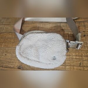 Sherpa Crossbody LULULEMON